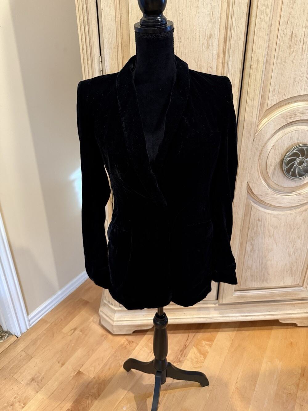 Zara Women’s Black Velvet Single Button Blazer Size S